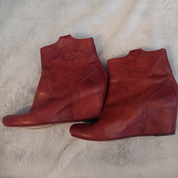 Frye Shoes - Frye Womens Brown Carson Leather Wedge Zip Back Ankle Bootie Size US 9.5M